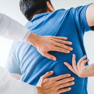 Przewlekły ból – jakie mogą być jego konsekwencje? Leczenie bólu, terapia na przewlekły ból